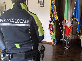 Ascoli Piceno - Porta Maggiore, intervento della Polizia Locale evita un gesto estremo